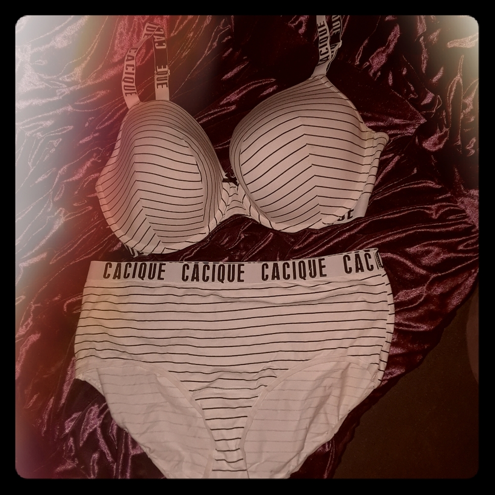 Cacique Bra + Panty SET Plus Size Pinstripe 44 DDD
